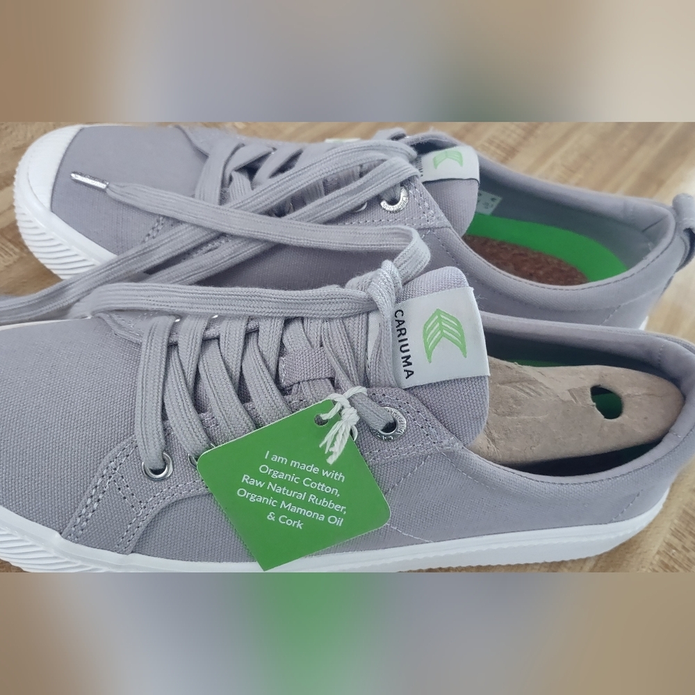 Cariuma Brazilian eco friendly canvas sneakers, Men Sz 9 Women Sz 10.5 Unisex
